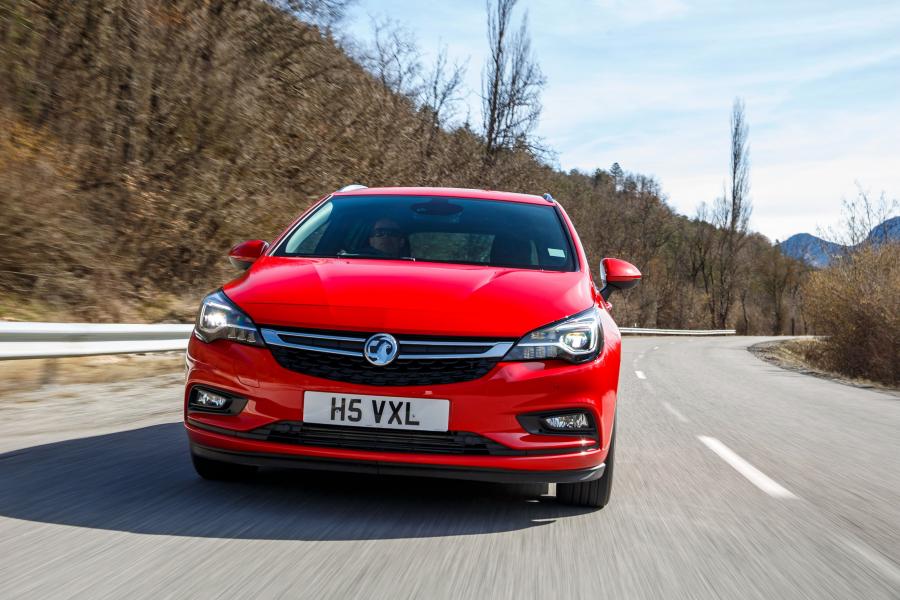  Vauxhall Astra Sports Tourer BiTurbo 2016 года  (фото 9 из 30)